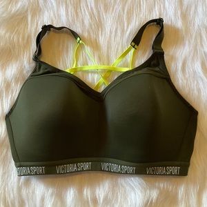 Victoria’s Secret Sport- Incredible lightly lined sports bra